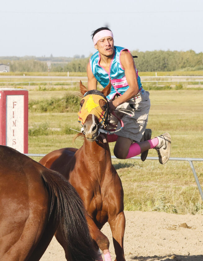 Horses, riders race to finish at Chippewa Downs - Minot Daily News